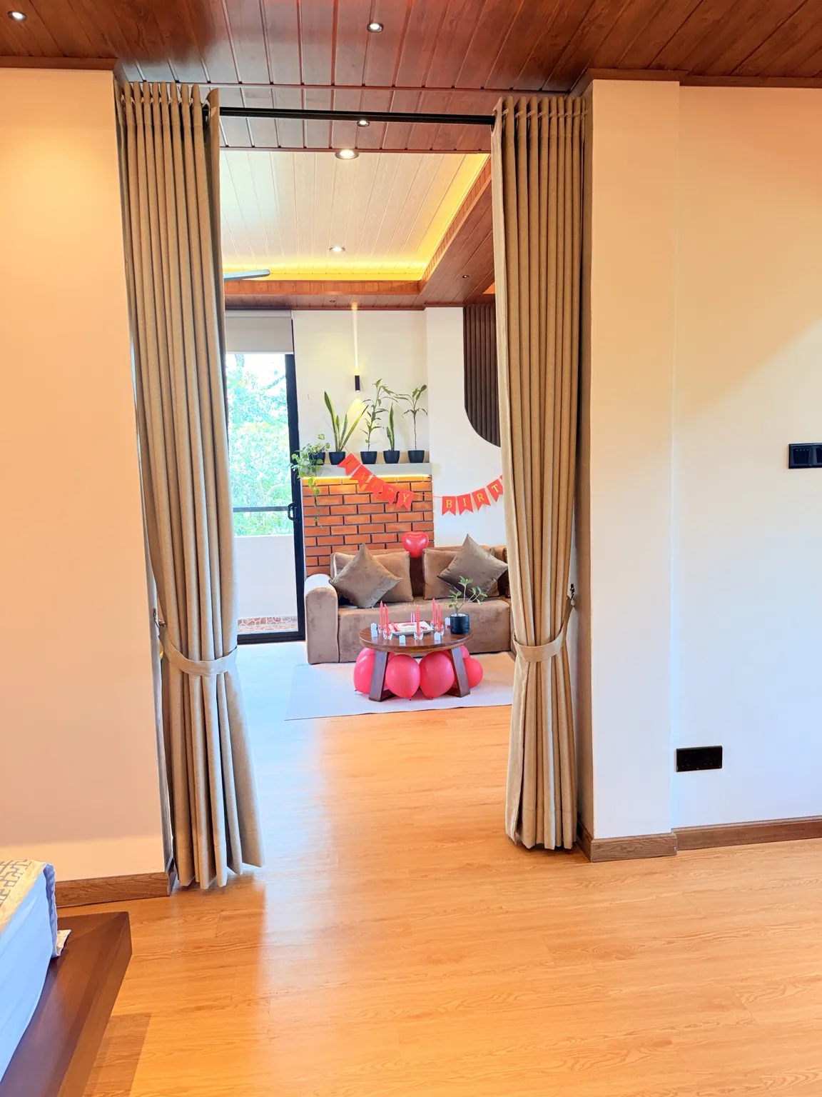 Sivora Hills honeymoon & romance photograph