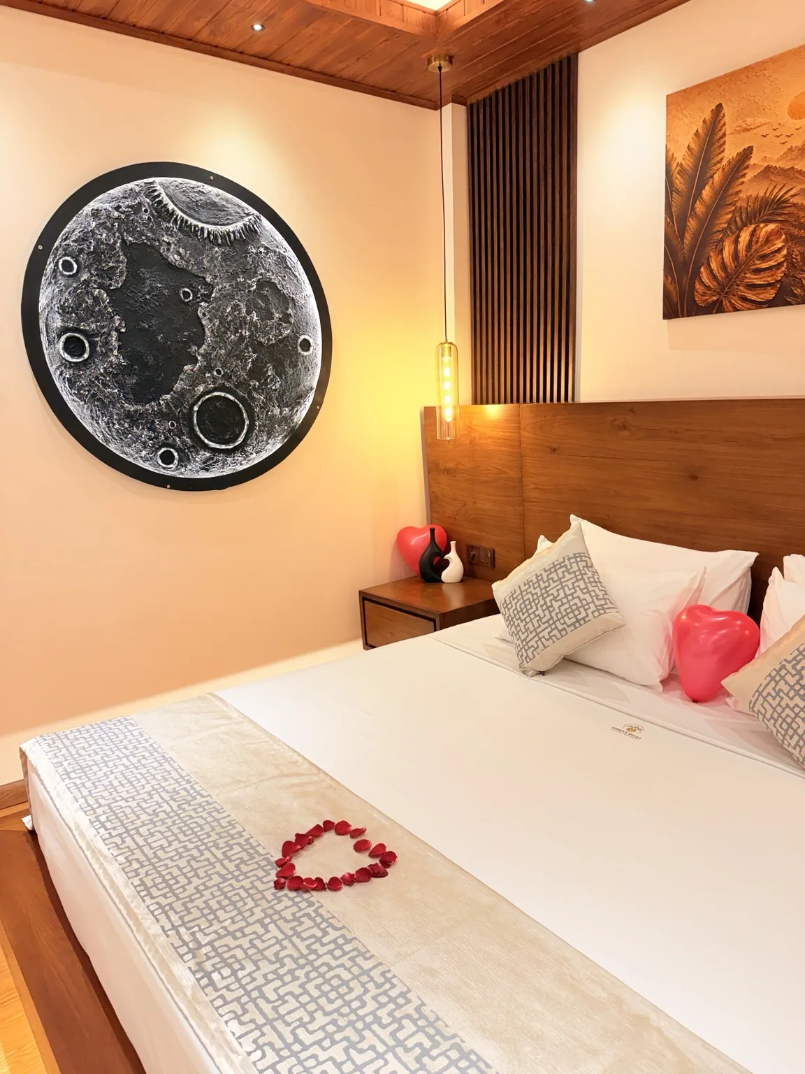 Sivora Hills honeymoon & romance photograph